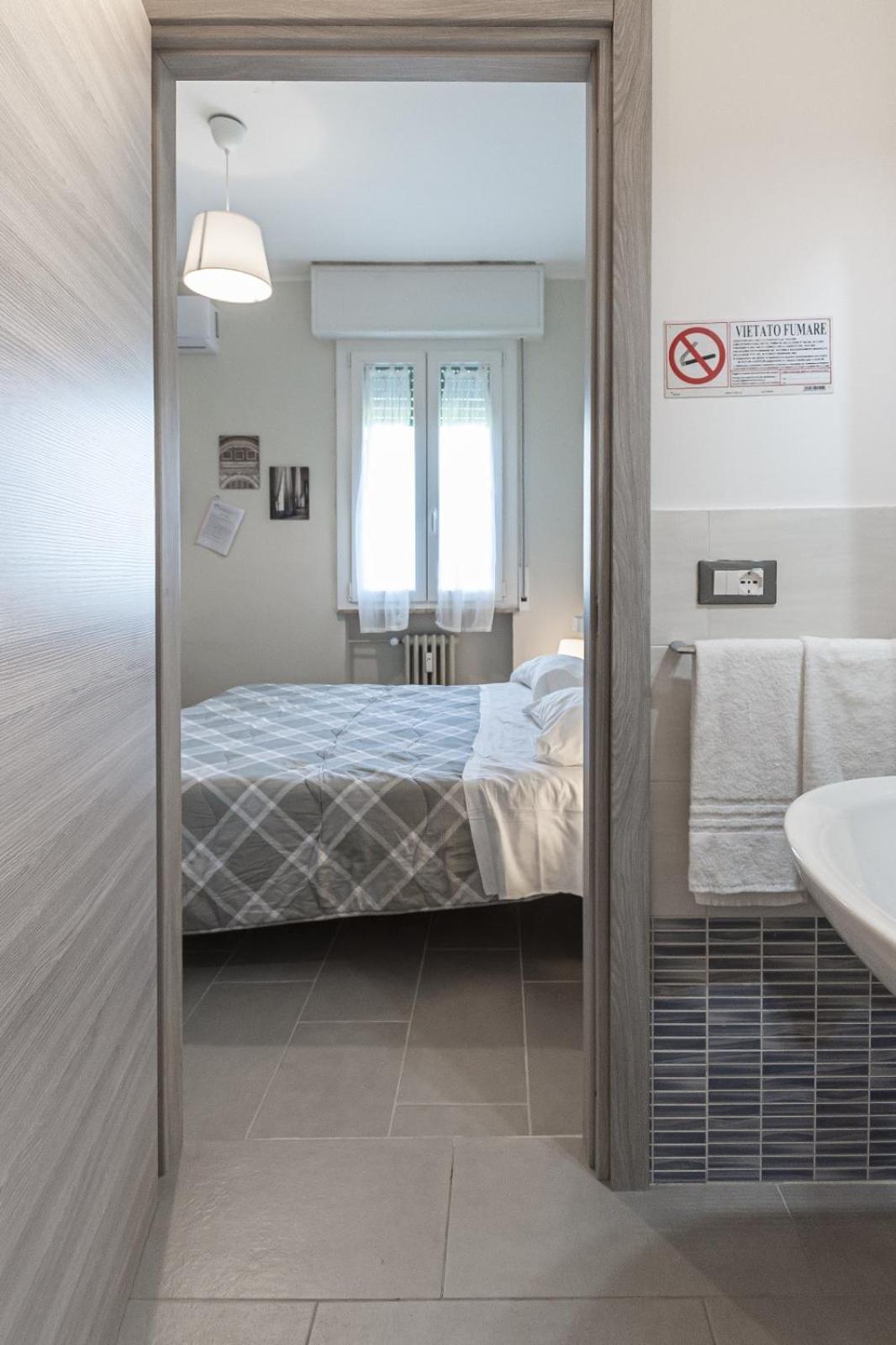 Fare Bnb - Room Del Parco Reggio Emilia Ngoại thất bức ảnh