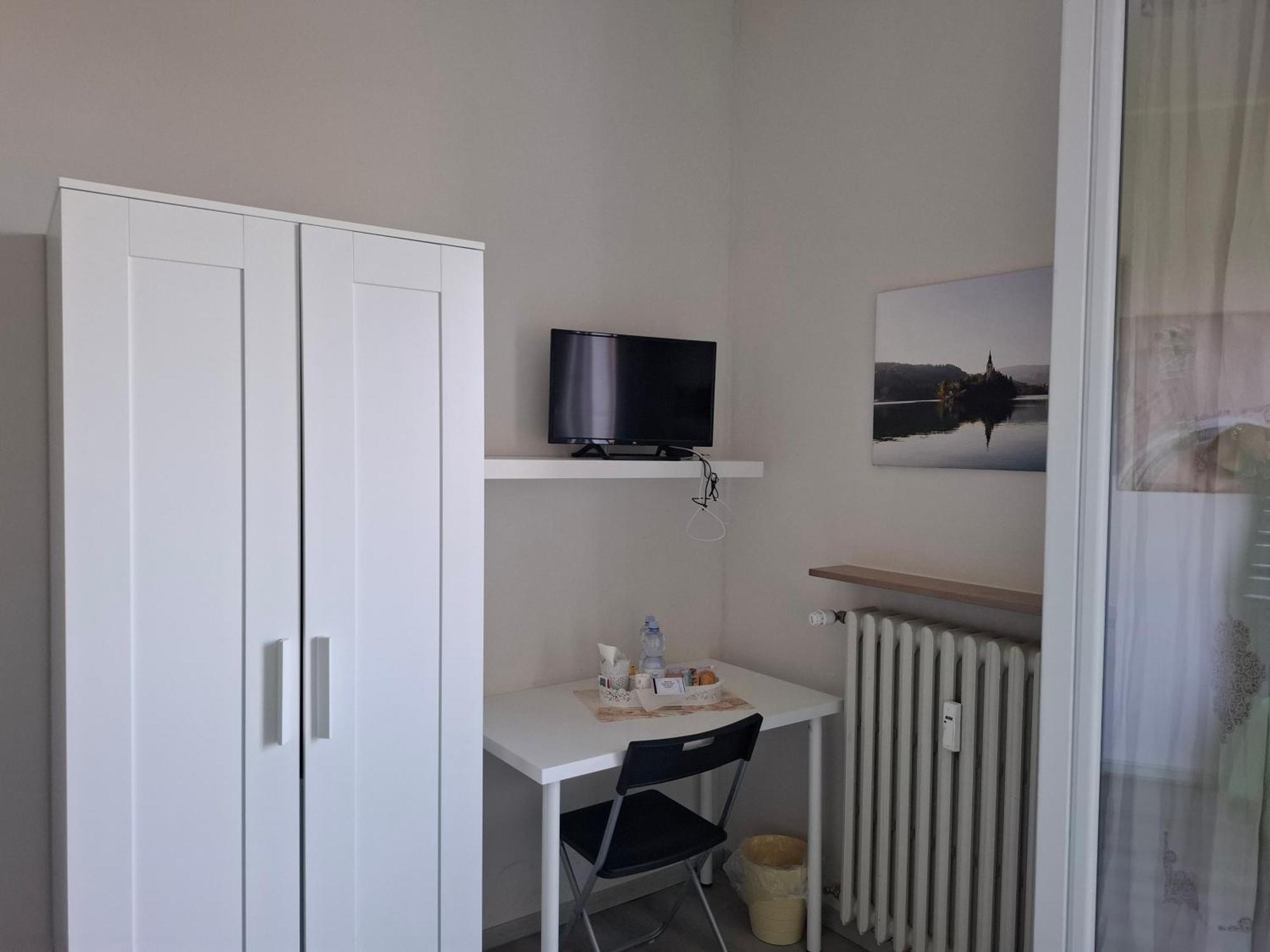 Fare Bnb - Room Del Parco Reggio Emilia Ngoại thất bức ảnh